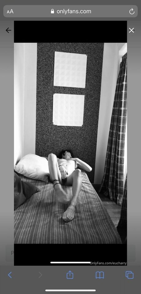 Nahá fotka uniklých OnlyFans od Charry Jin