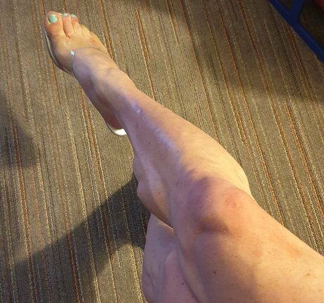 Alaston vuotanut OnlyFans-kuva Laceysmuscularcalves