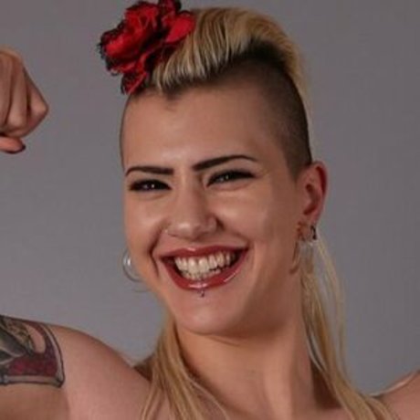Naken läckt OnlyFans-bild av Synthetika Lynn