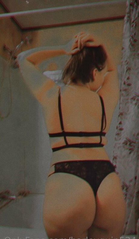 Naken läckt OnlyFans-bild av Harleyquin534