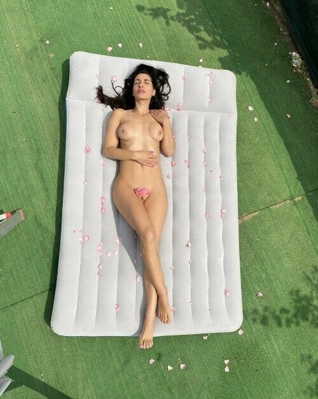 Naken läckt OnlyFans-bild av Sara Your Dream