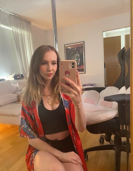 Nahá fotka uniklých OnlyFans od Apollolol