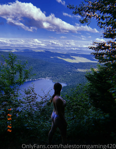 Обнаженная фотография утечки OnlyFans от Halestormgaming420