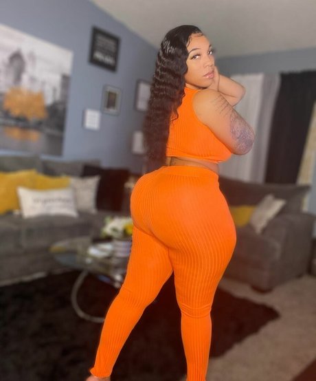 Nahá fotka uniklých OnlyFans od Theemsrobinson
