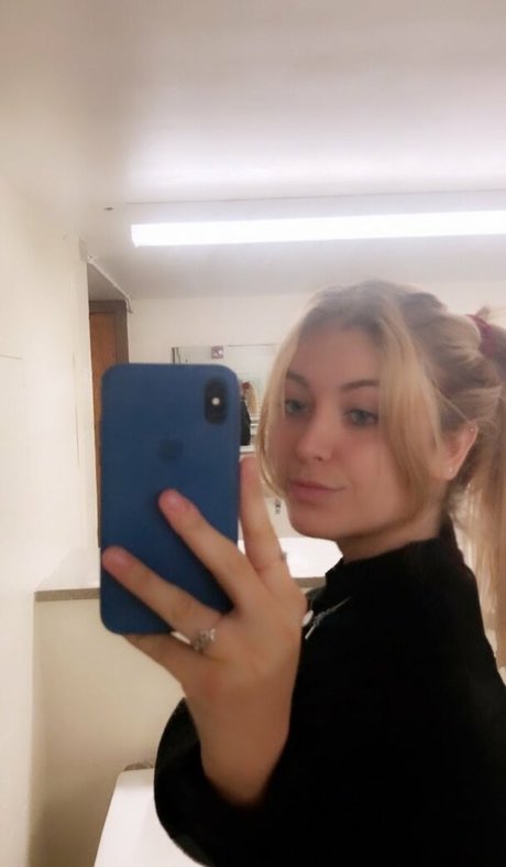 Обнаженная фотография утечки OnlyFans от Meakelena