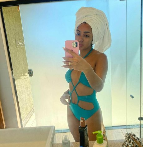 Nahá fotka uniklých OnlyFans od Rubia Gabi
