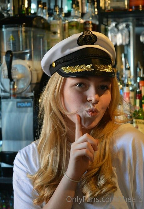 Nahá fotka uniklých OnlyFans od Thealb