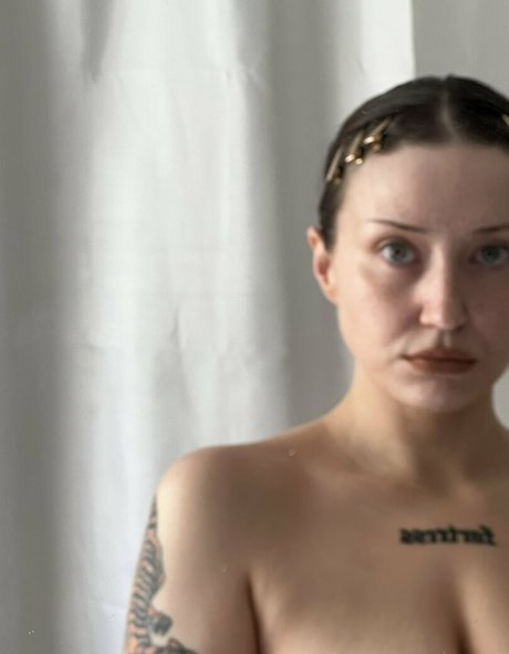 Alasti lekkinud OnlyFans-i pilt Yyentaa