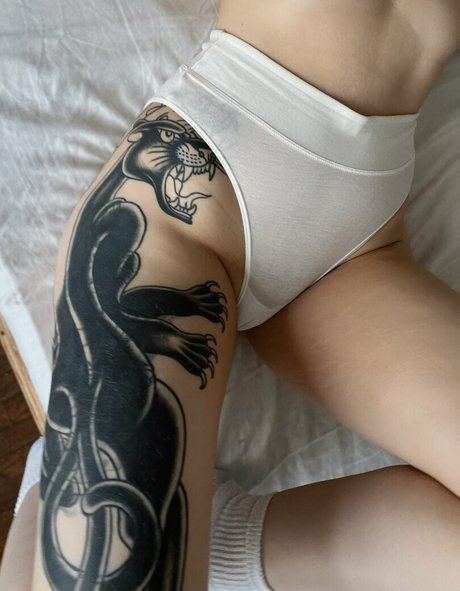 Naken läckt OnlyFans-bild av Yyentaa