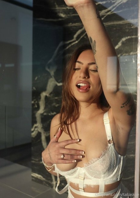 Nahá fotka uniklých OnlyFans od Skyelia
