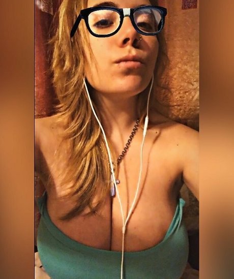 Обнаженная фотография утечки OnlyFans от Ladyzaray