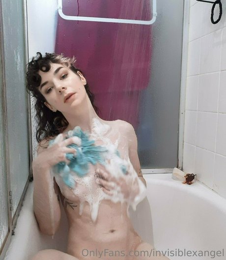 Обнаженная фотография утечки OnlyFans от Invisiblexangel