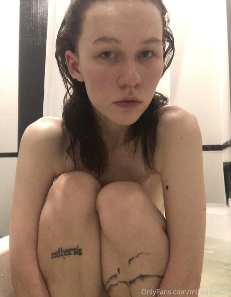 Nahá fotka uniklých OnlyFans od Milashka420