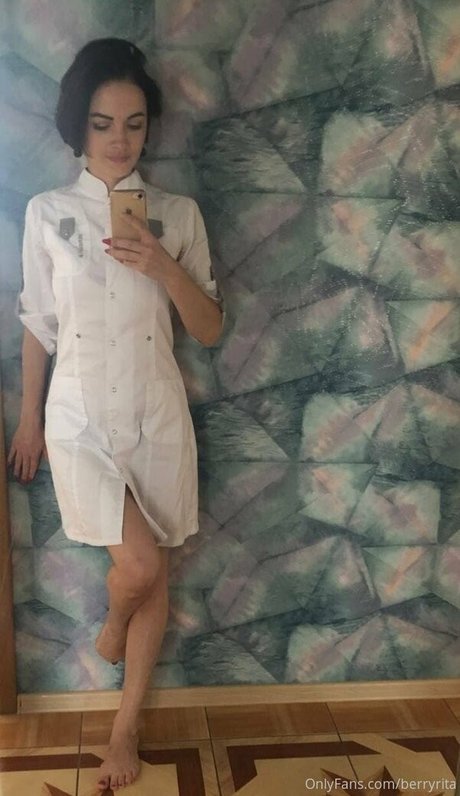 Alaston vuotanut OnlyFans-kuva Berryrita