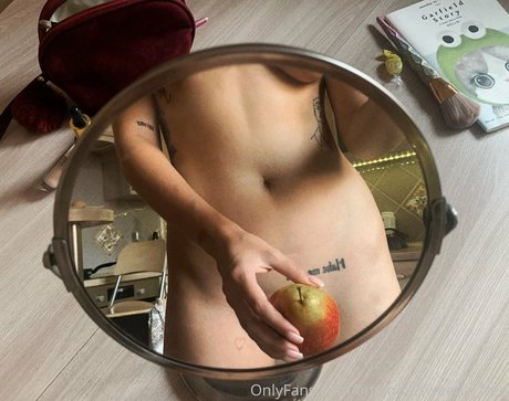 Amandasweetiefree  nude leaked OnlyFans photo