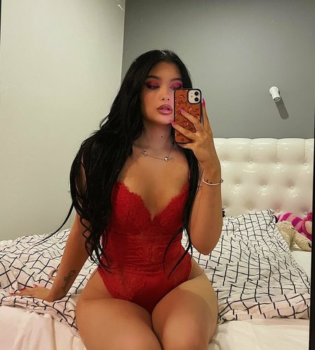 Naakte gelekte OnlyFans-foto van Carmencarmen69