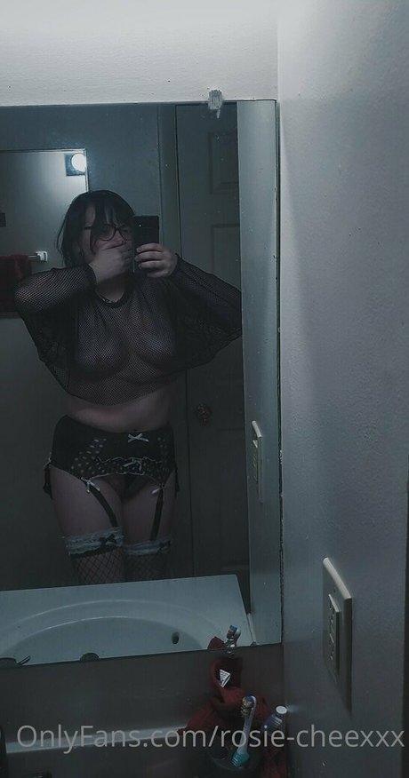 Nahá fotka uniklých OnlyFans od Rosiecheexxx