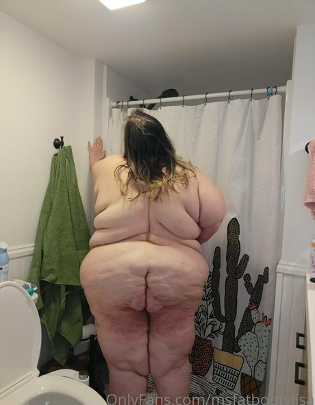 Naken lekkede OnlyFans-bilde av Msfatbootylisa