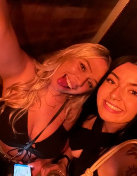 Alasti lekkinud OnlyFans-i pilt Alyssa K