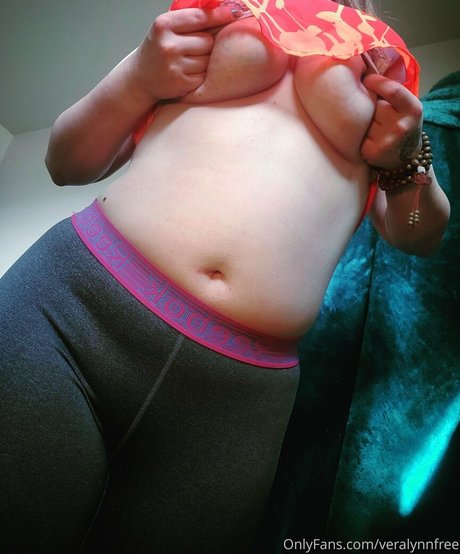 Naken lekkede OnlyFans-bilde av Veralynnfree