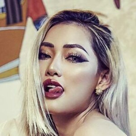 Foto desnuda filtrada de OnlyFans de Tiffany Ngoc Ha
