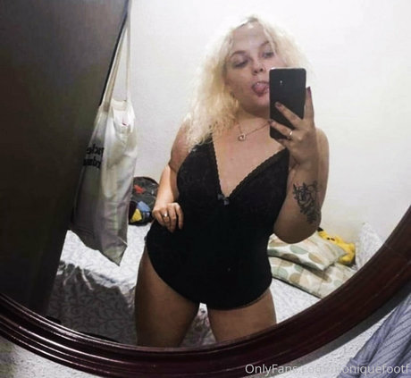 Nahá fotka uniklých OnlyFans od Moniiquexxx
