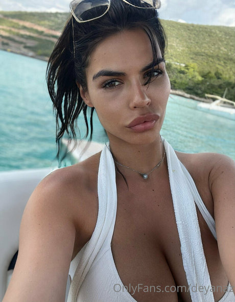 Nahá fotka uniklých OnlyFans od Dejana Simovic