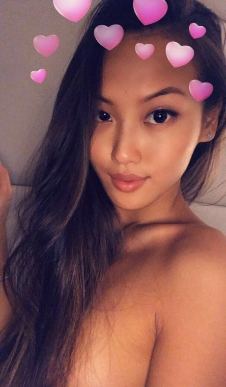 Foto di nudo di fuga di OnlyFans di Lingggbaby
