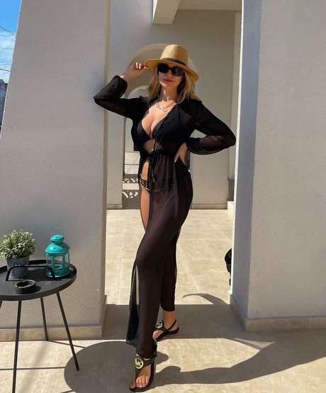 Nahá fotka uniklých OnlyFans od Andreea Ungur