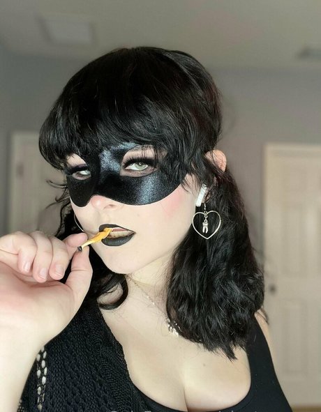 Giantessgrey
