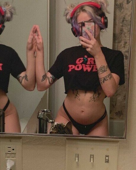 Naken läckt OnlyFans-bild av Kambiiiii