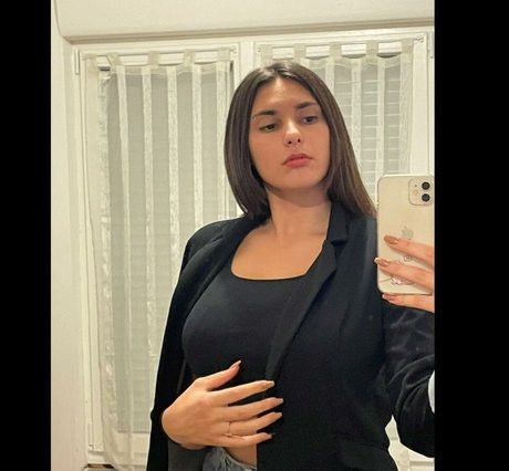 Nahá fotka uniklých OnlyFans od Clarisse Dupont