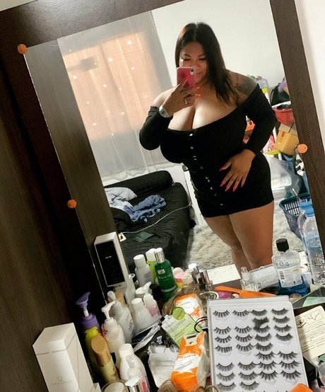 Naken lekkede OnlyFans-bilde av Sara Chubby