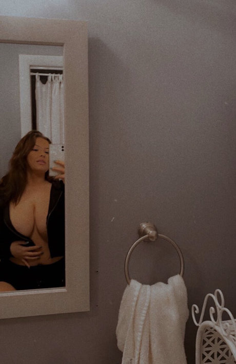 Nahá fotka uniklých OnlyFans od Jaley S