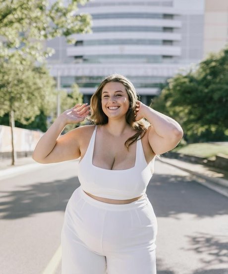 Alaston vuotanut OnlyFans-kuva Erin Moore