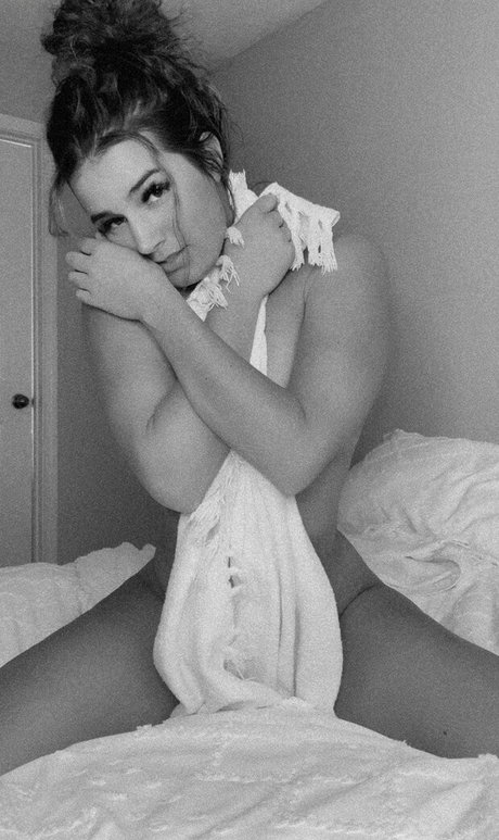 Naken lekkede OnlyFans-bilde av Tristin Lowe