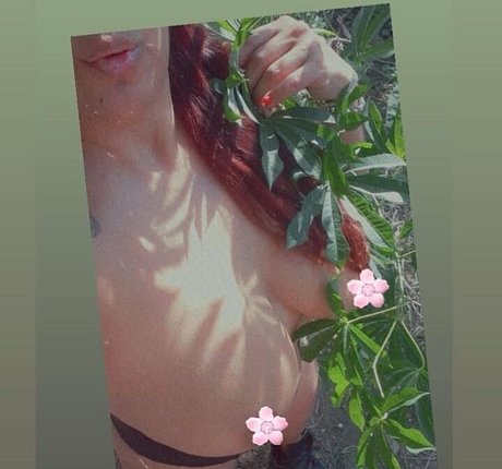 Alaston vuotanut OnlyFans-kuva Sofyalone