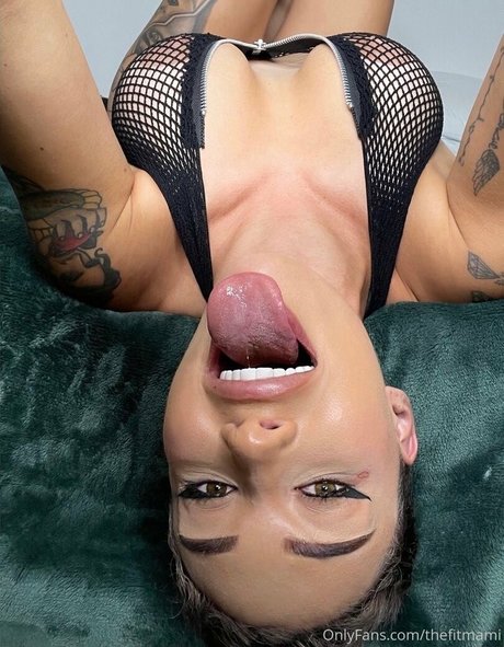 Naken lekkede OnlyFans-bilde av Fitmamii