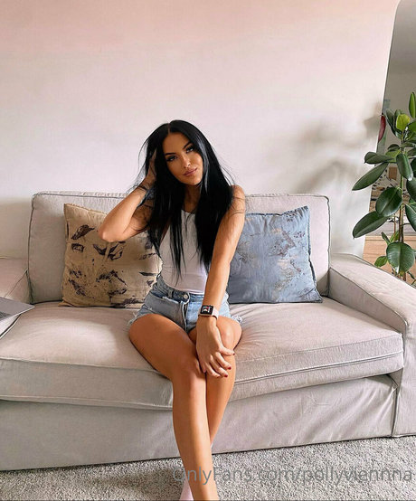 Naakte gelekte OnlyFans-foto van Pollyviennna