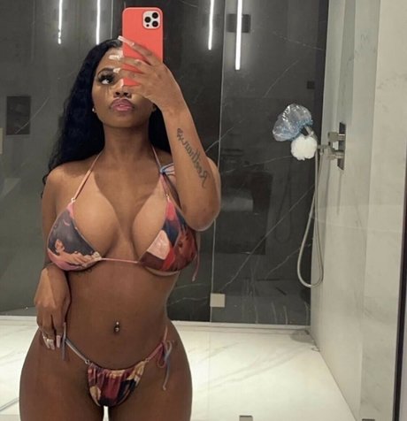 Naken läckt OnlyFans-bild av Thegirljt