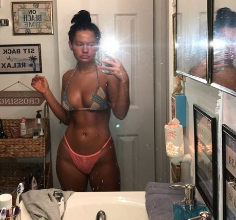 Naken lekkede OnlyFans-bilde av Kymber Sauerwine