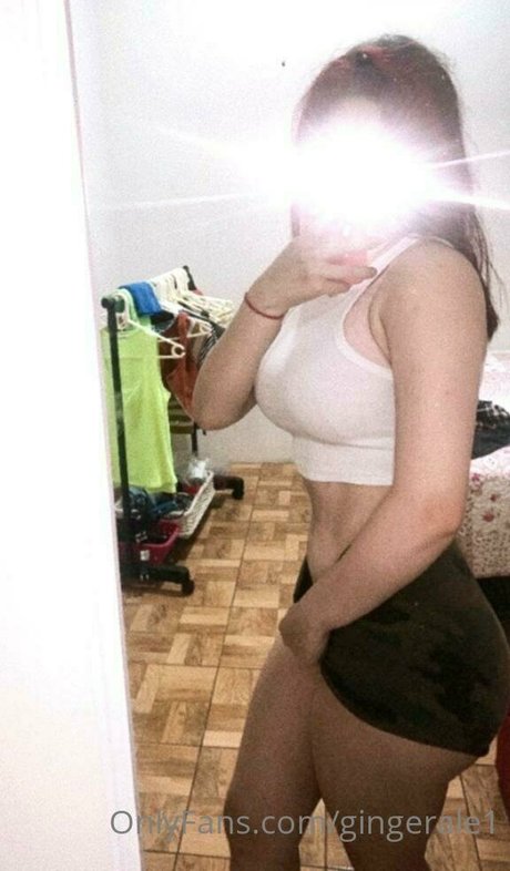 Nahá fotka uniklých OnlyFans od Raffaellat