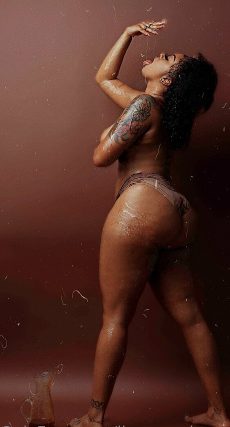 Nahá fotka uniklých OnlyFans od Lisaexperience