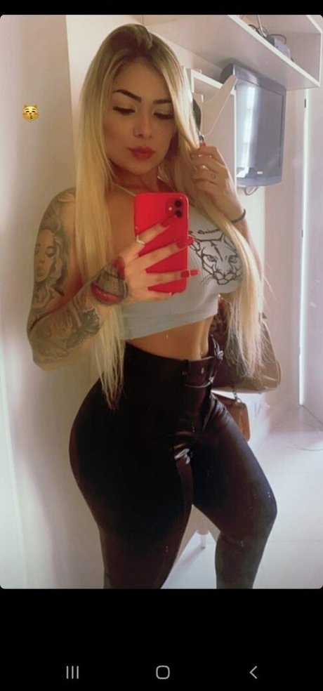 Naken lekkede OnlyFans-bilde av Isatainaa