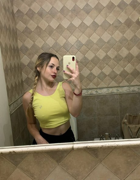Nahá fotka uniklých OnlyFans od Sofiasemine