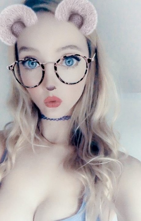 Foto di nudo di fuga di OnlyFans di Holly Rosi Asmr
