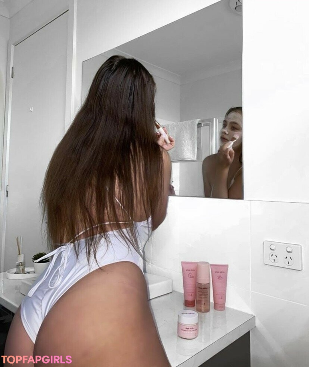 Naken lekkede OnlyFans-bilde av Lillie Hawkes #14