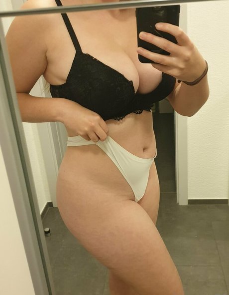 Обнаженная фотография утечки OnlyFans от Noemi70