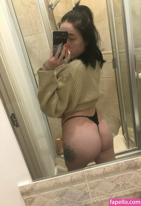 Nahá fotka uniklých OnlyFans od Tia Harmony