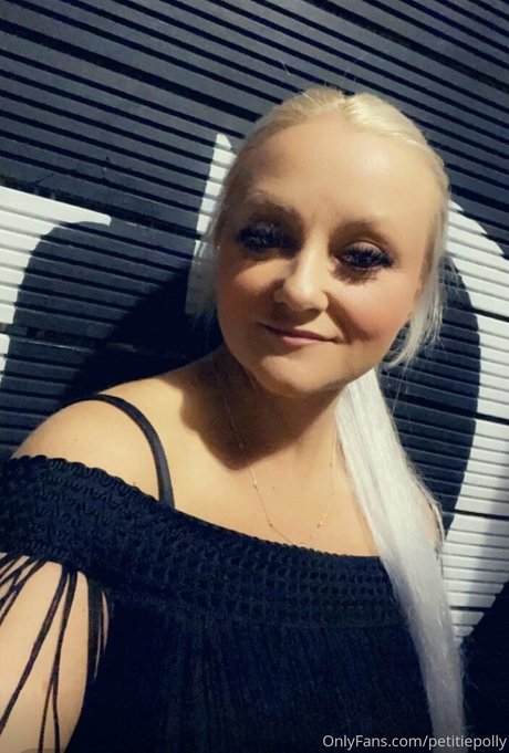 Foto nua vazada do OnlyFans de Petitiepolly
